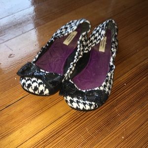 Simply Vera Wang flats